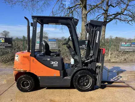 Dieselový VZV 2013  Doosan D30S-5 Forklift (4)