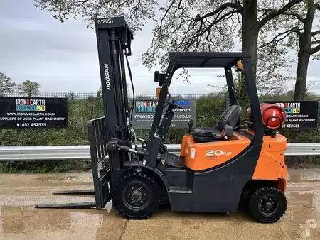 Empilhador diesel 2019  Doosan G20GP Forklift (1)