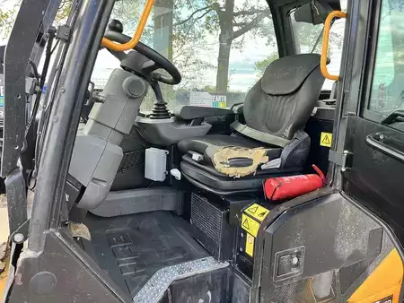Teleskoptruck fast bom - JCB 35-26D 4WD Wastemaster Teletruk (9)