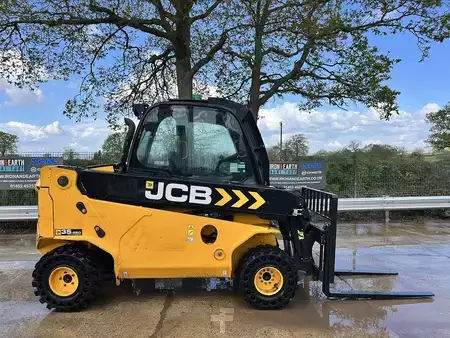 Teleskoptruck fast bom 2023  JCB 35-26D 4WD Wastemaster Teletruk (4)