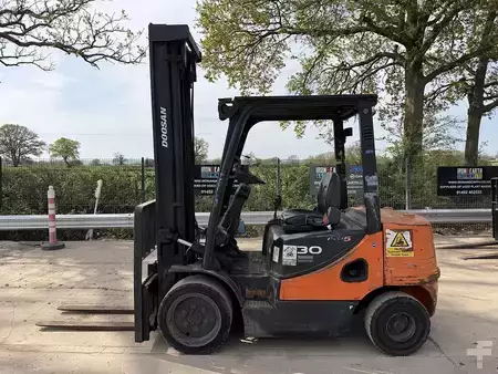 Diesel heftrucks 2013  Doosan D30S-5 Forklift (1)