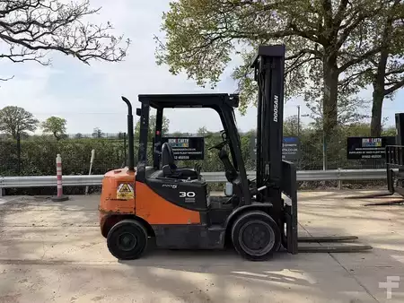 Diesel heftrucks 2013  Doosan D30S-5 Forklift (4)