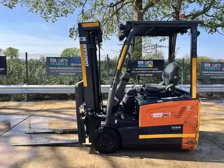 Carrelli elevatori diesel 2015  Doosan B15T-7 Forklift (1)