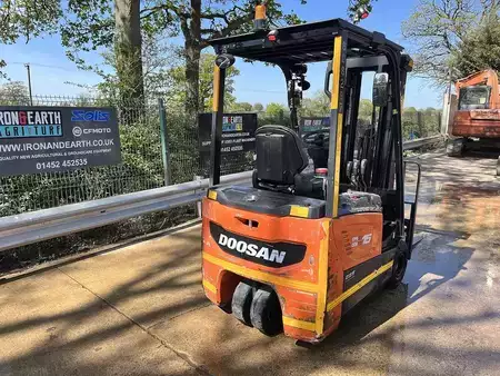 Carrelli elevatori diesel 2015  Doosan B15T-7 Forklift (6)