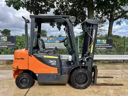 Diesel Forklifts 2011  Doosan D30S-5 Forklift (4)