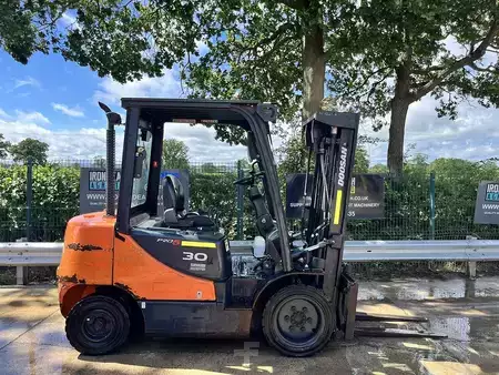 Diesel Forklifts 2011  Doosan D30S-5 Forklift (4)