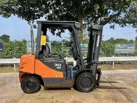 Diesel Forklifts 2011  Doosan D30S-5 Forklift (4)