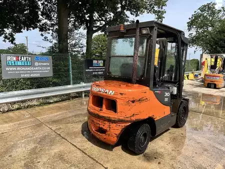 Diesel Forklifts 2011  Doosan D30S-5 Forklift (6)