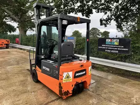 Dieselový VZV 2015  Doosan B20T-5 Forklift (3)
