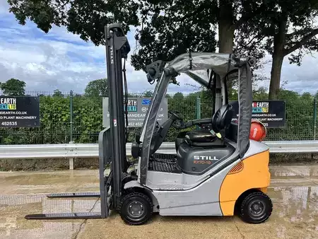 Diesel heftrucks 2012  Still RX70-18 T Forklift (1)