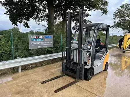 Diesel heftrucks 2012  Still RX70-18 T Forklift (2)