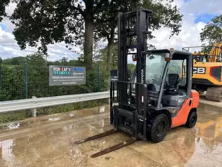 Dieselový VZV 2015  Toyota 02-8FDF30 Forklift (2)