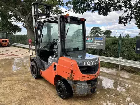 Dieselový VZV 2015  Toyota 02-8FDF30 Forklift (3)