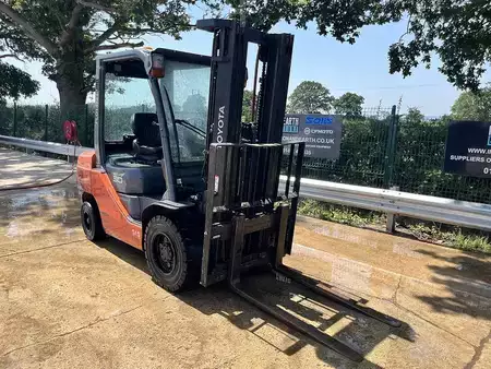 Dieselový VZV 2015  Toyota 02-8FDF30 Forklift (5)