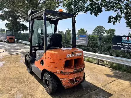 Carrelli elevatori diesel 2014  Doosan D30S-5 Forklift (3)