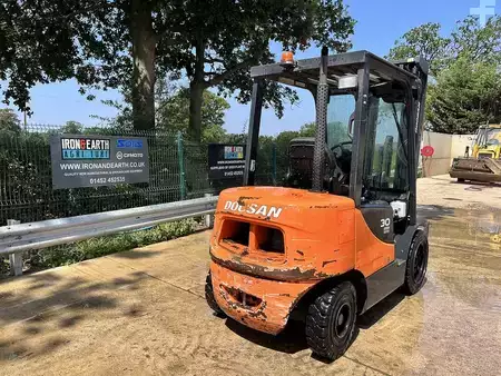 Carrelli elevatori diesel 2014  Doosan D30S-5 Forklift (6)