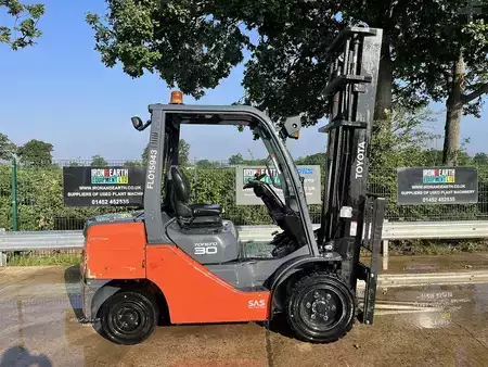 Dieselový VZV 2016  Toyota 02-8FDF30 Forklift (4)