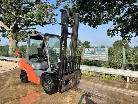 Dieselový VZV 2016  Toyota 02-8FDF30 Forklift (5)