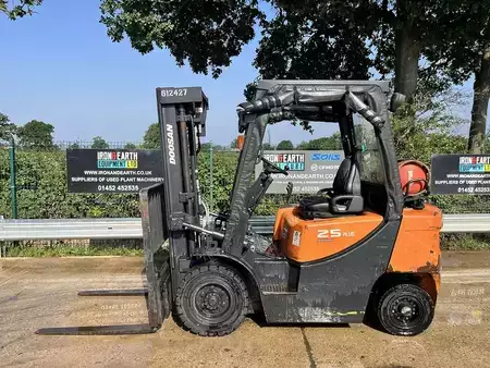 Dieselový VZV 2020  Doosan G25GP Forklift (1)