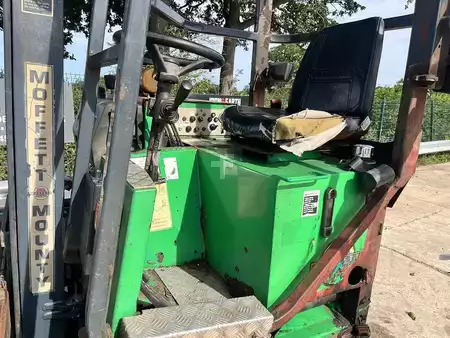 Diesel truck 2003  Moffett M2403W Truck-Mounted Forklift (9)