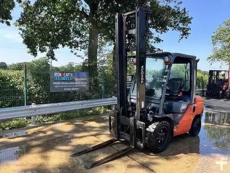 Dieselový VZV 2016  Toyota 02-8FDF30 Forklift (2)
