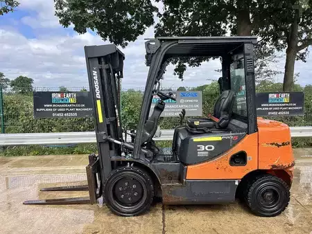 Carrelli elevatori diesel 2011  Doosan D30S-5 Forklift (1)
