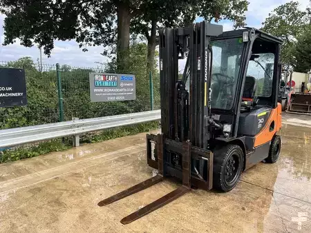 Carrelli elevatori diesel 2011  Doosan D30S-5 Forklift (2)