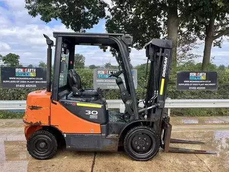 Carrelli elevatori diesel 2011  Doosan D30S-5 Forklift (4)