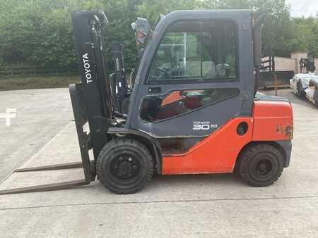Diesel heftrucks 2013  Toyota 02-8 FDF 30 (1)