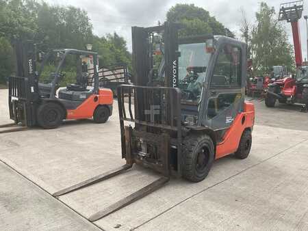 Diesel heftrucks 2013  Toyota 02-8 FDF 30 (2)