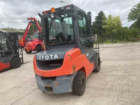 Diesel heftrucks 2013  Toyota 02-8 FDF 30 (5)
