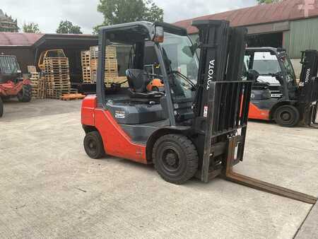 Diesel heftrucks 2017  Toyota 02-8 FDF 25 (4)