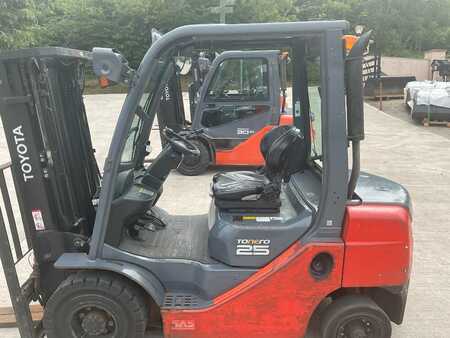 Diesel heftrucks 2017  Toyota 02-8 FDF 25 (7)
