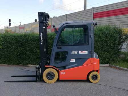 Compact Forklifts Toyota 8FBMKT25