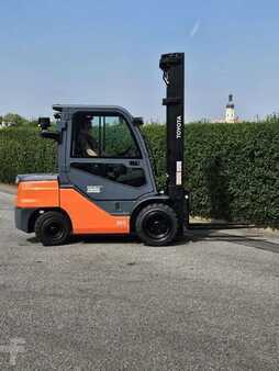 Diesel Forklifts - Toyota 56-8FDJ35F (1)