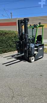 Vierwegestapler 2024  Combilift CBE 3000 (1)
