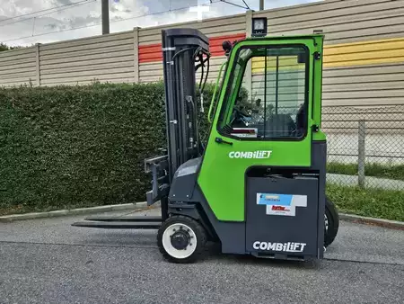 Wózki 4-kierunkowe 2025  Combilift CBE 4000 (1)