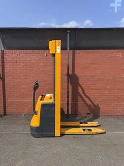 Wózek wysokiego podnoszenia 2014  Jungheinrich EJC 214 (2)