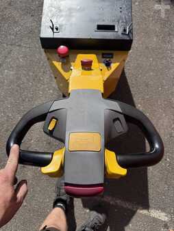 Schlepper 2022  Master Mover AT 300 tow (2)