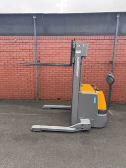 Wózek wysokiego podnoszenia 2017  Jungheinrich EJC B14 (7)