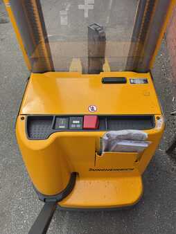 Wózek wysokiego podnoszenia 2015  Jungheinrich EJC 214 (5)