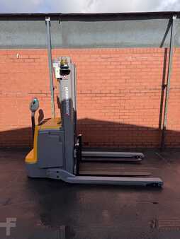 Wózek wysokiego podnoszenia 2017  Jungheinrich EJC B16 (10)