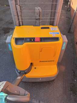 Wózek wysokiego podnoszenia 2017  Jungheinrich EJC B16 (3)