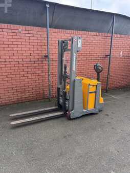 Stapelaars 2016  Jungheinrich EJG 106 (5)