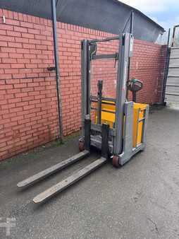 Stapelaars 2016  Jungheinrich EJG 106 (1)