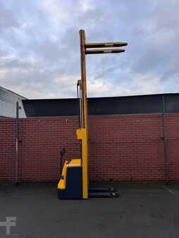 Stapelaars 2014  Jungheinrich EJC 214 (2)