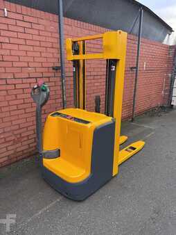 Stapelaars 2014  Jungheinrich EJC 214 (5)