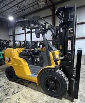 LPG VZV 2012  CAT Lift Trucks P8000 (1)