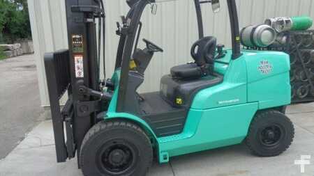 Propane Forklifts 2012  Mitsubishi FGC30CN (3)