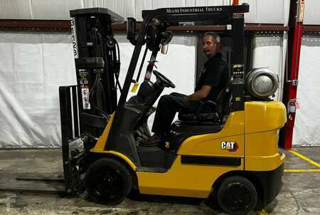 LPG Forklifts 2015  CAT Lift Trucks 2C50004 (2)